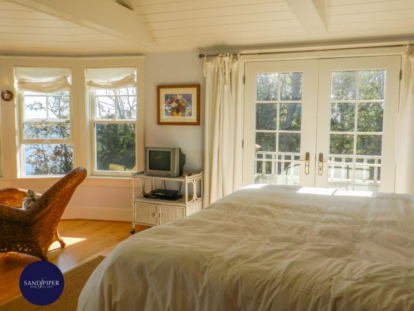 Cape Cod Home 995056