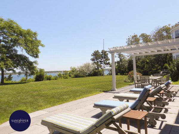 Cape Cod Home 995056