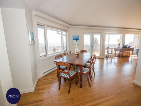Cape Cod Home 995057