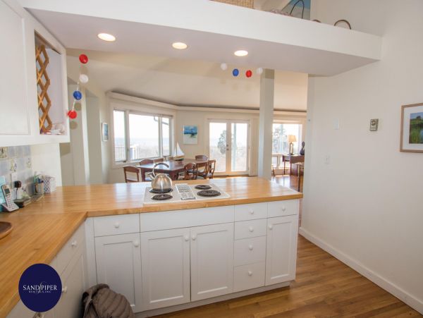 Cape Cod Home 995057
