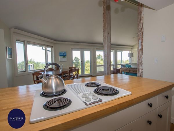 Cape Cod Home 995057