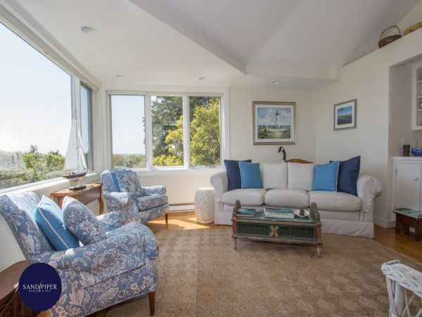 Cape Cod Home 995057