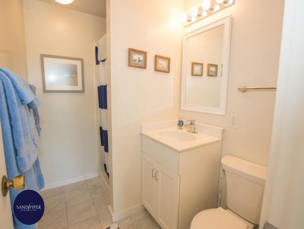 Cape Cod Home 995057