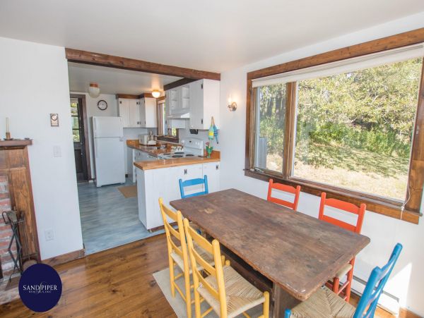 Cape Cod Home 995057