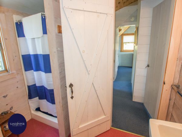 Cape Cod Home 995057