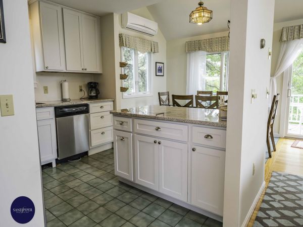 Cape Cod Home 995058