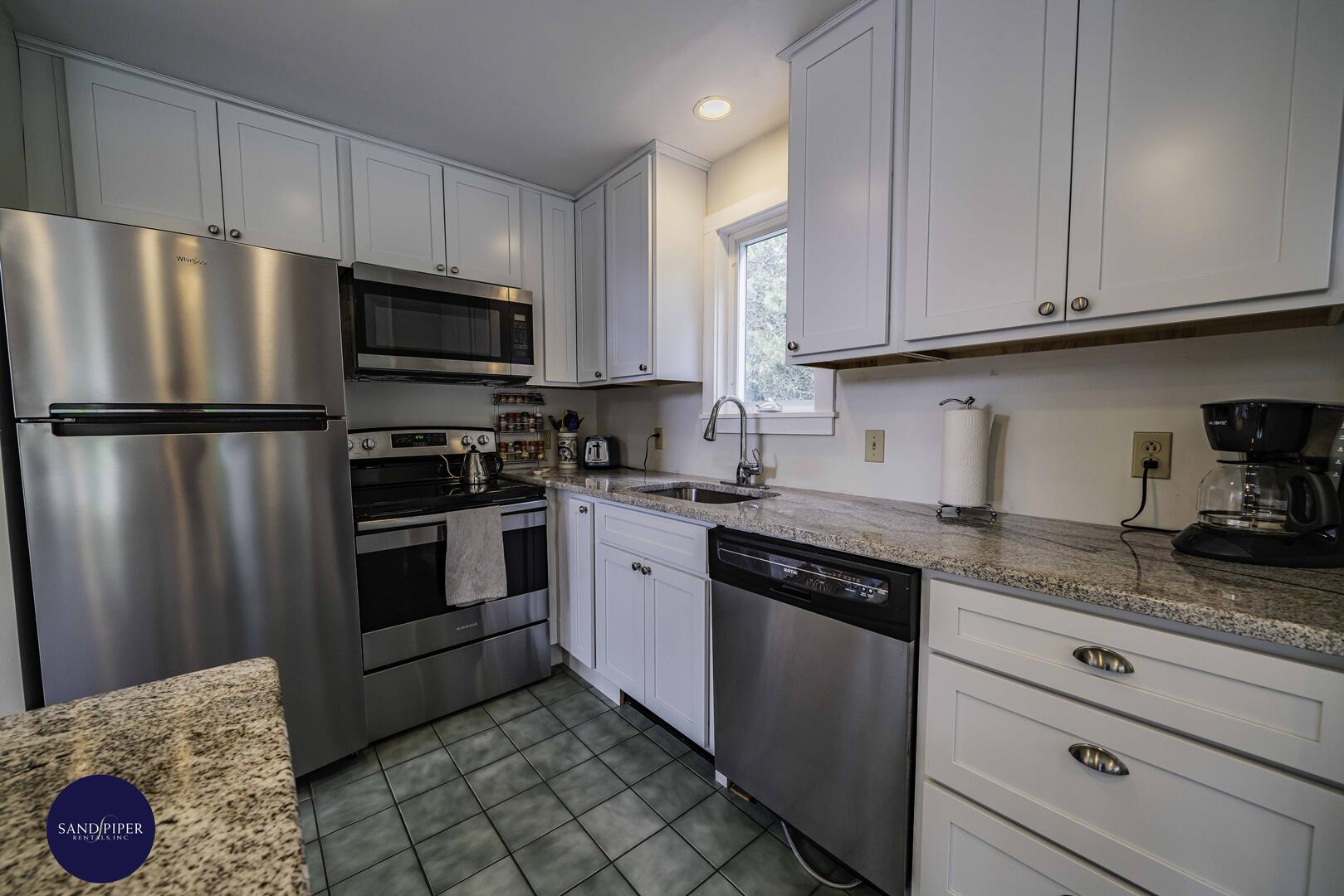 Cape Cod Home 995058