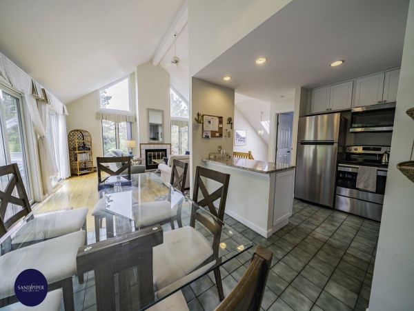 Cape Cod Home 995058