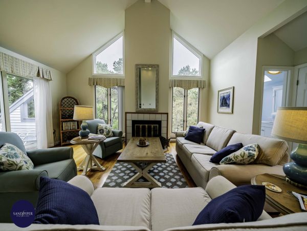 Cape Cod Home 995058