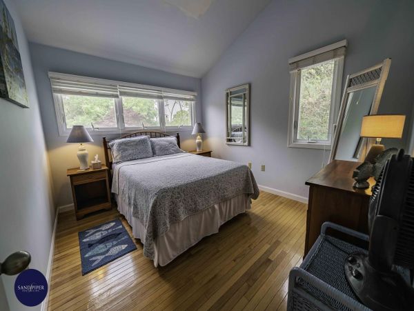 Cape Cod Home 995058