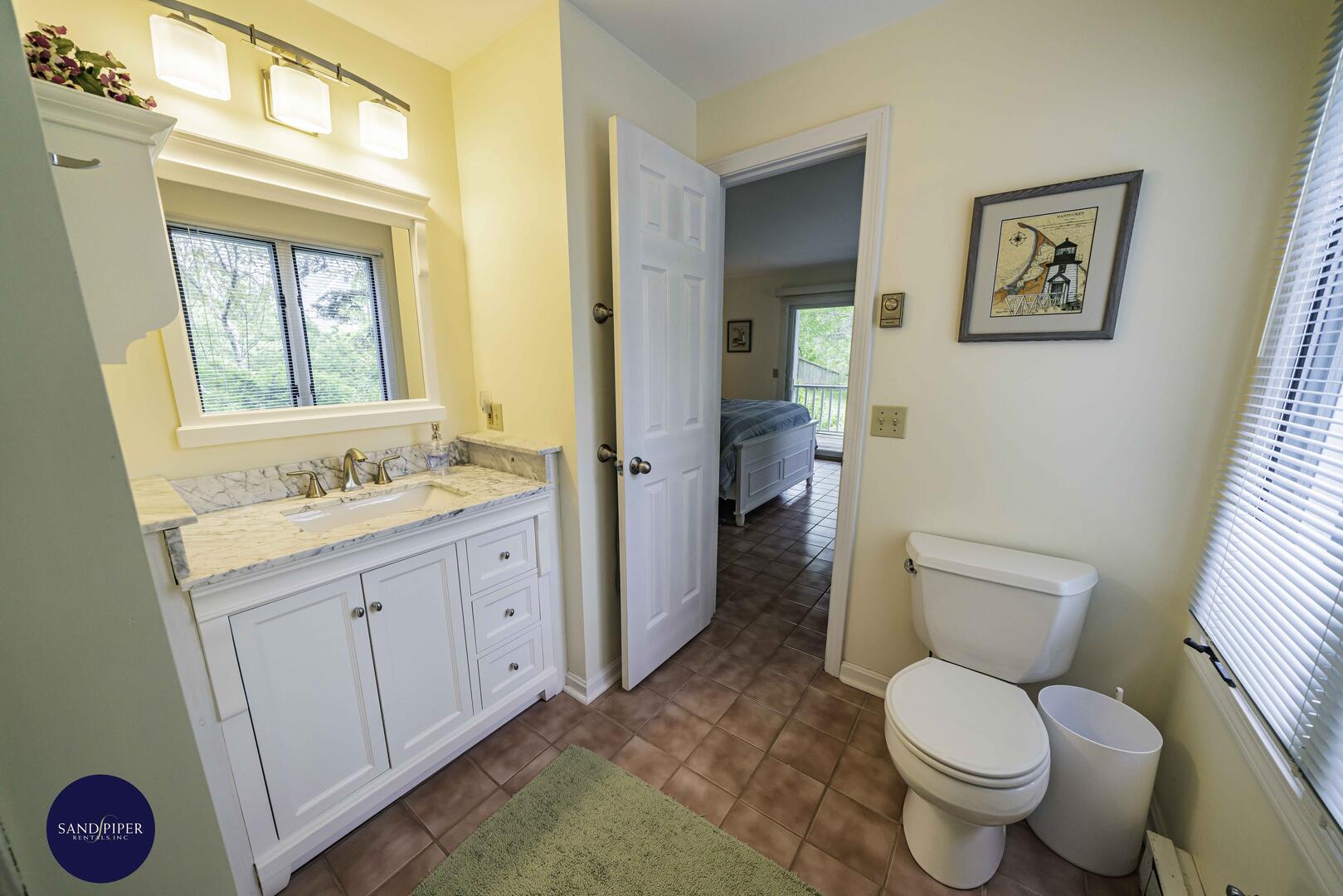 Cape Cod Home 995058