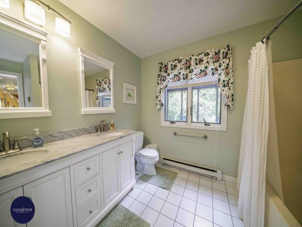 Cape Cod Home 995058