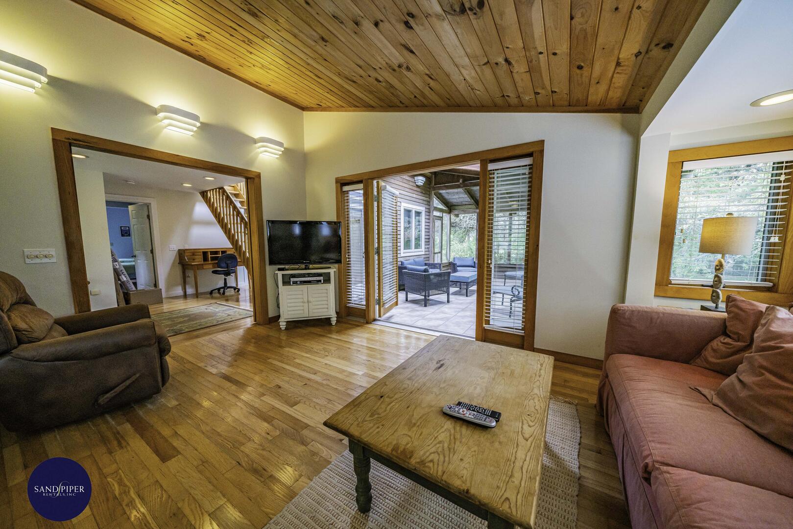 Cape Cod Home 995058