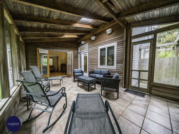 Cape Cod Home 995058