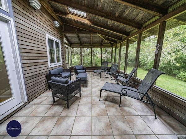 Cape Cod Home 995058