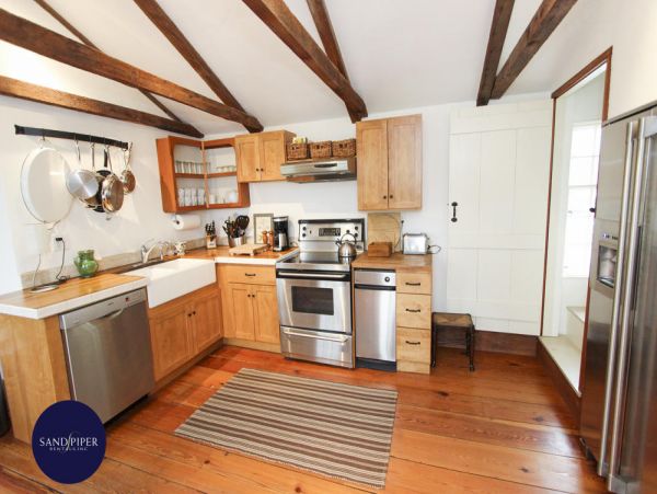 Cape Cod Home 995059