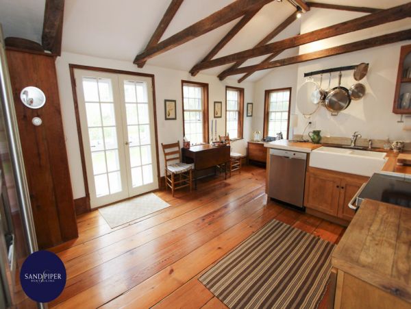 Cape Cod Home 995059