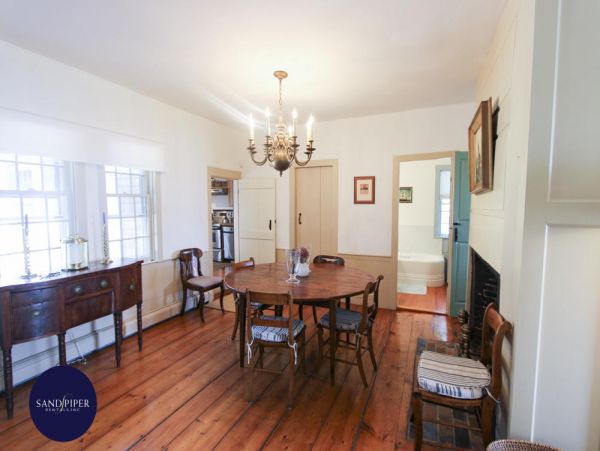 Cape Cod Home 995059