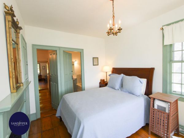 Cape Cod Home 995059