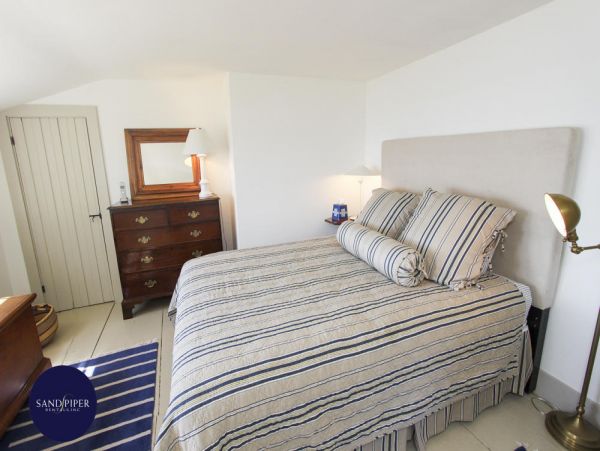 Cape Cod Home 995059