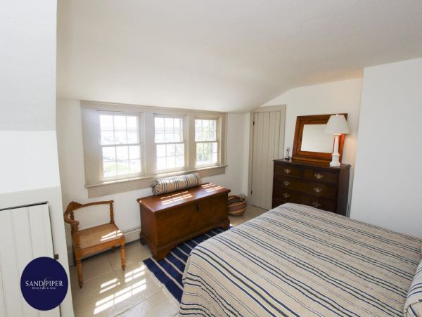 Cape Cod Home 995059