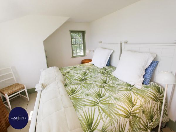Cape Cod Home 995059