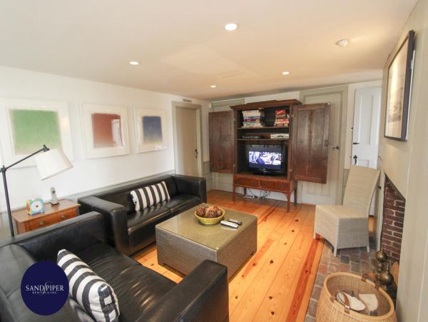 Cape Cod Home 995059