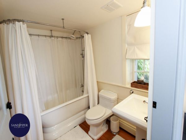 Cape Cod Home 995059