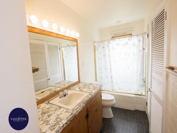 Cape Cod Home 995060