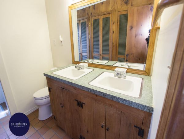 Cape Cod Home 995060