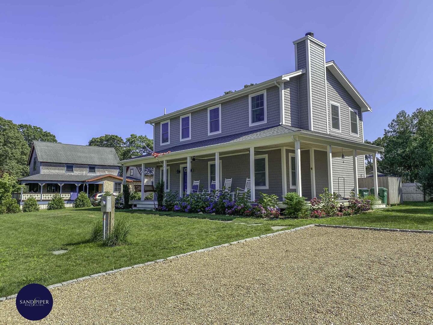 Cape Cod Home 995062
