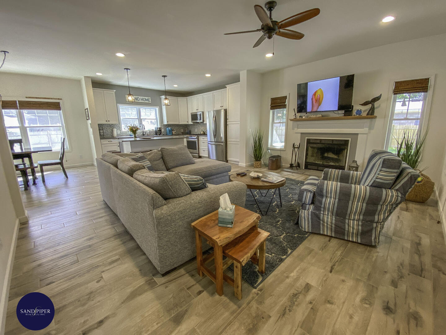 Cape Cod Home 995062