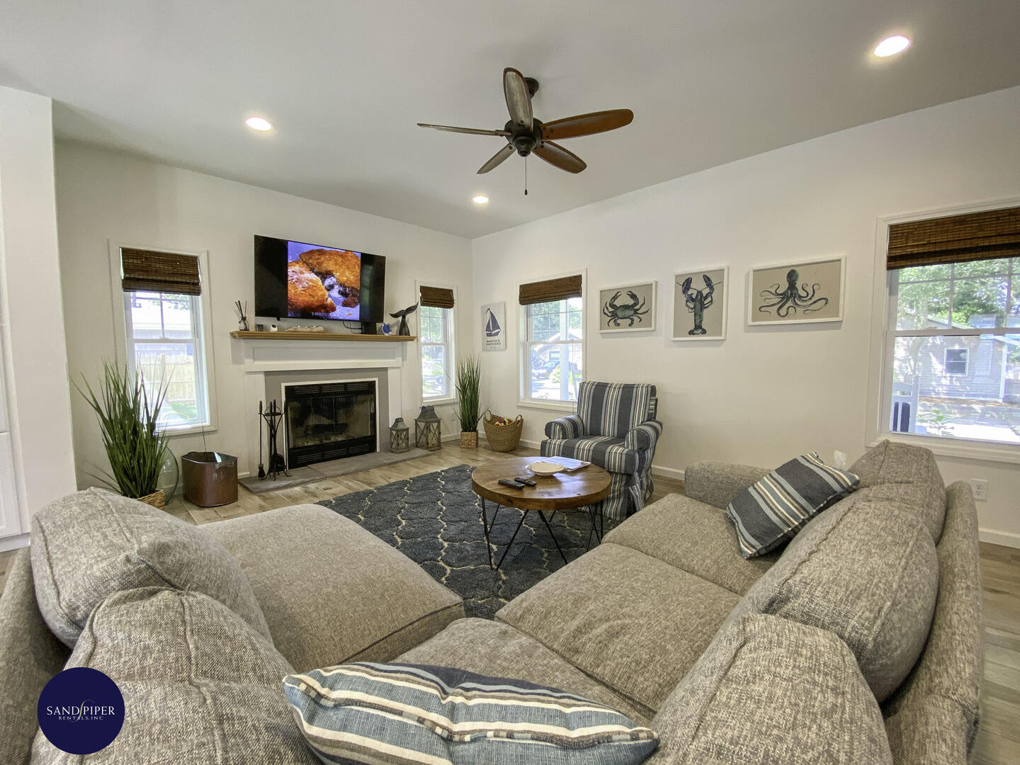 Cape Cod Home 995062