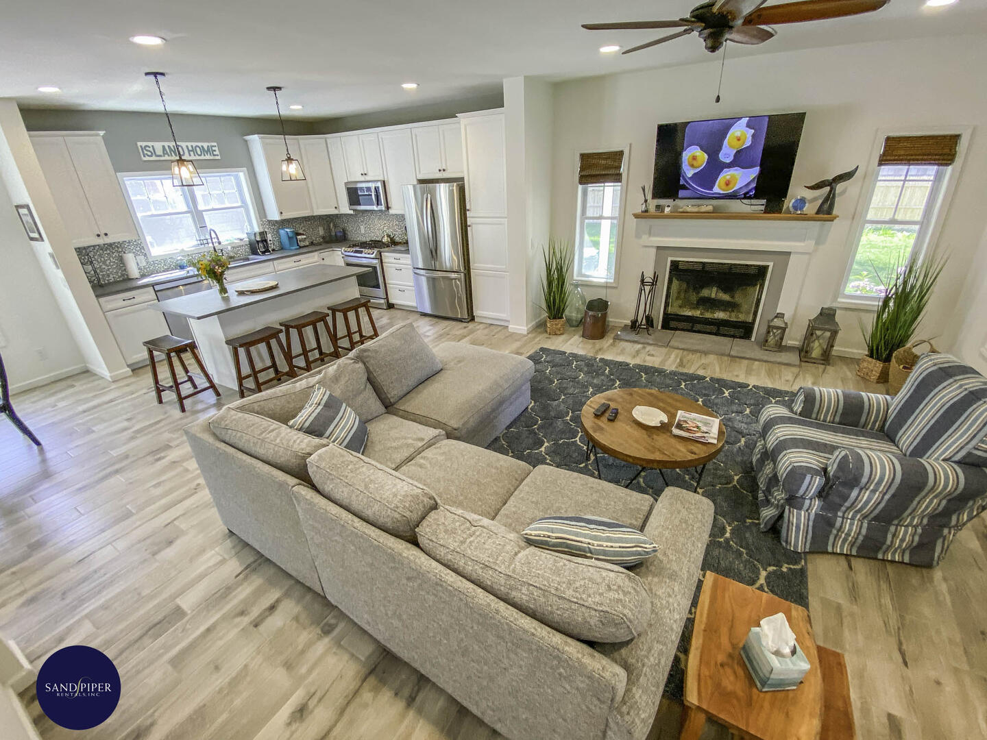 Cape Cod Home 995062