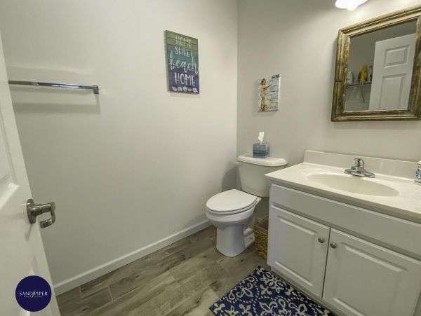 Cape Cod Home 995062