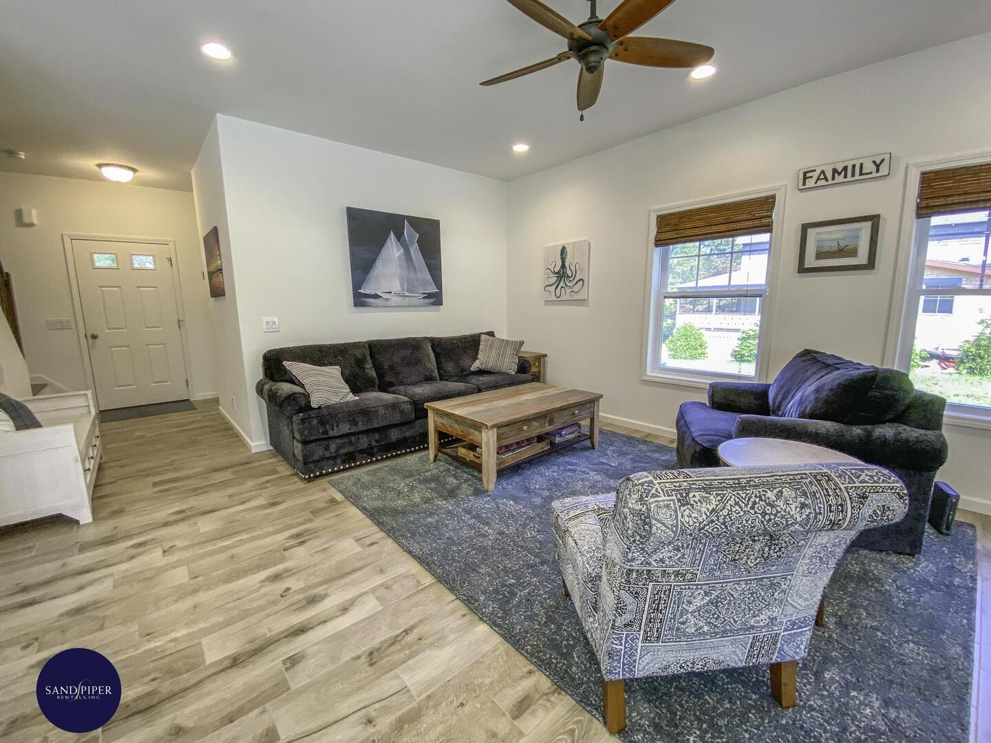 Cape Cod Home 995062