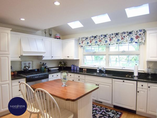 Cape Cod Home 995064