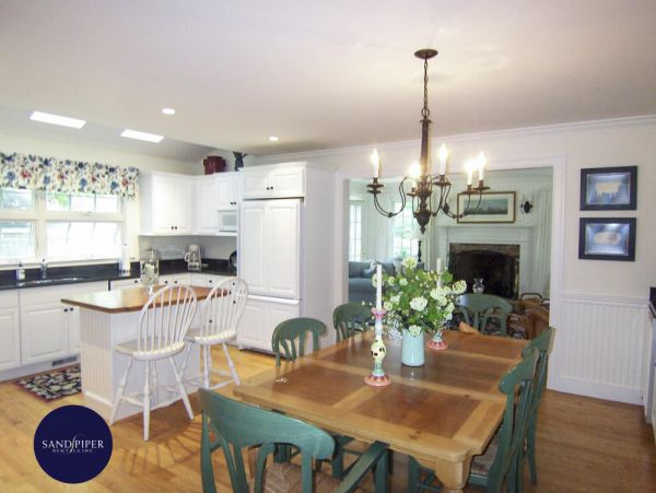 Cape Cod Home 995064