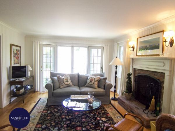 Cape Cod Home 995064