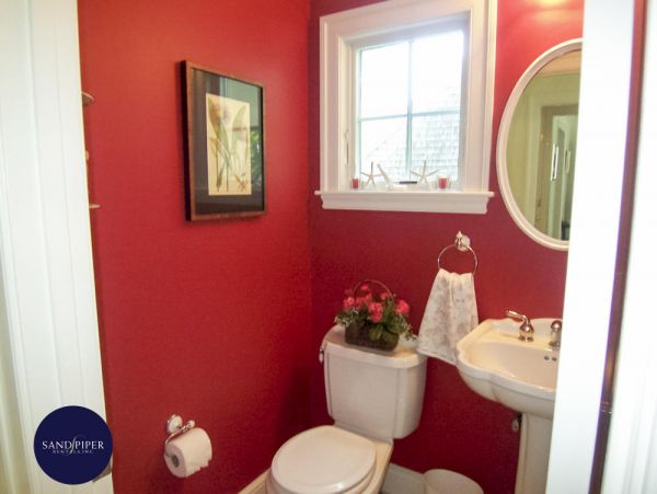 Cape Cod Home 995064