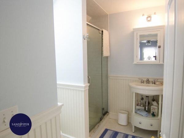 Cape Cod Home 995064