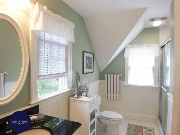 Cape Cod Home 995064