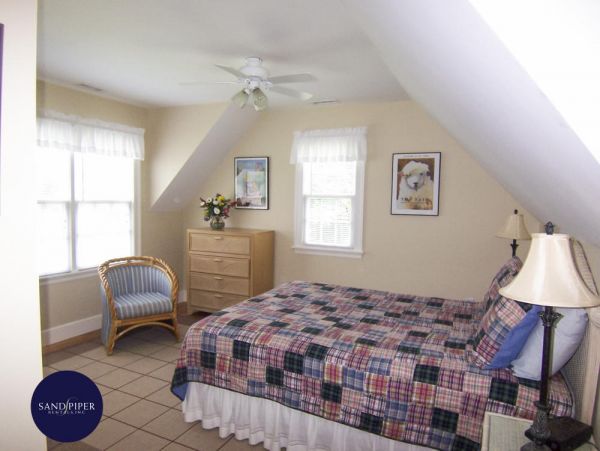 Cape Cod Home 995064
