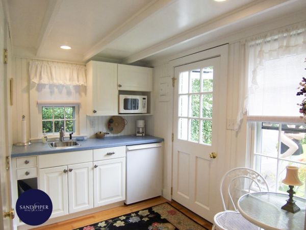 Cape Cod Home 995064
