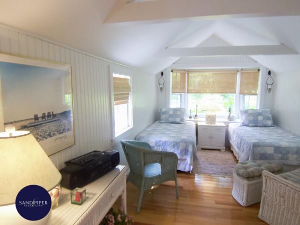 Cape Cod Home 995064
