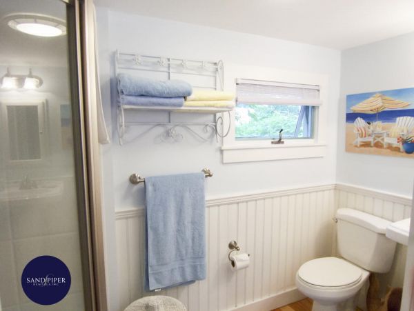 Cape Cod Home 995064