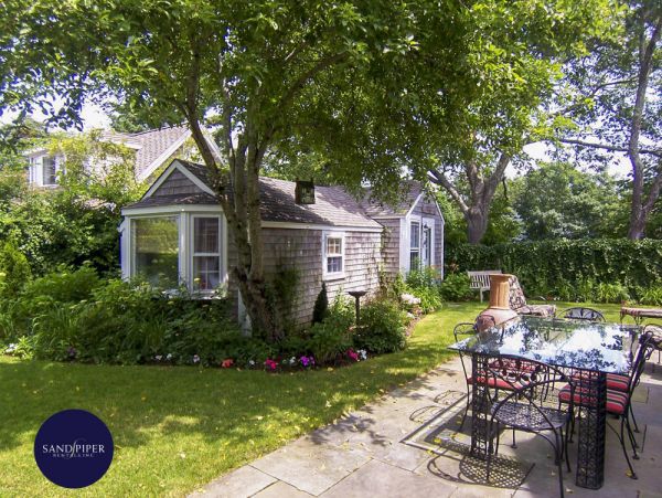 Cape Cod Home 995064