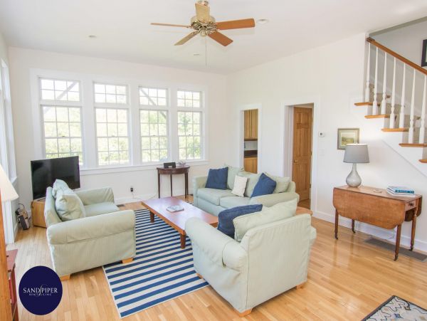 Cape Cod Home 995065