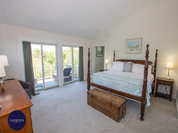 Cape Cod Home 995065