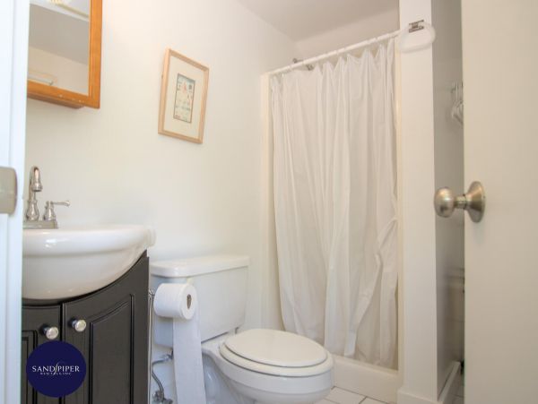 Cape Cod Home 995065